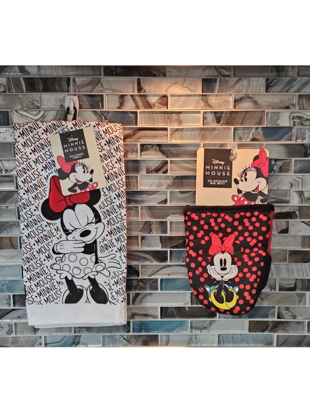 Disney Minnie Mouse Oversized Mini Mitts and Kitchen Towel Set